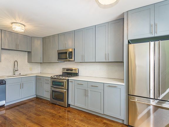 4th image of 9006 S Aberdeen St