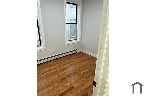 1191 Van Nest Ave Photo 1