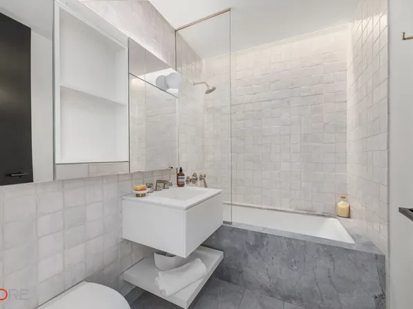 155 West 18th Street image 16 of 17