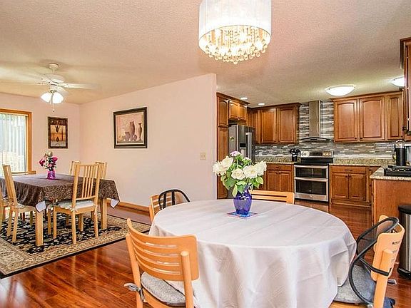 5th image of 4220 Saginaw Ct