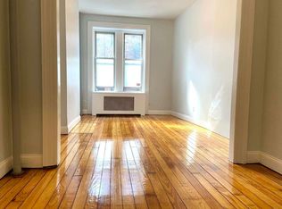 646 Leonard St #1R, Brooklyn, NY 11222