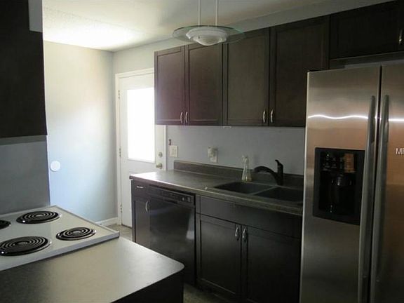 4th image of 11911 Dietz Dr #14