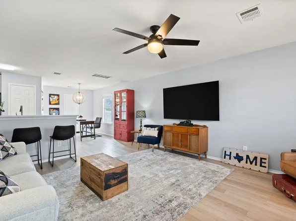 173 Decker, Kyle, TX 78640