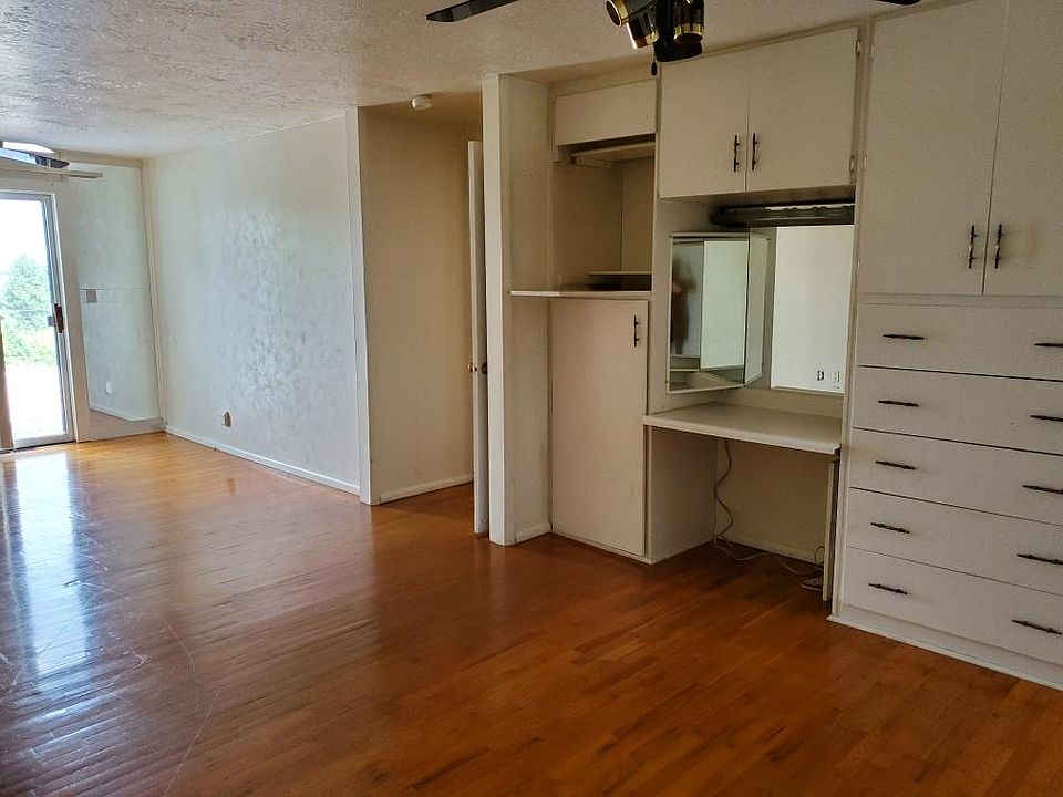 2nd image of 811 16th Ave E