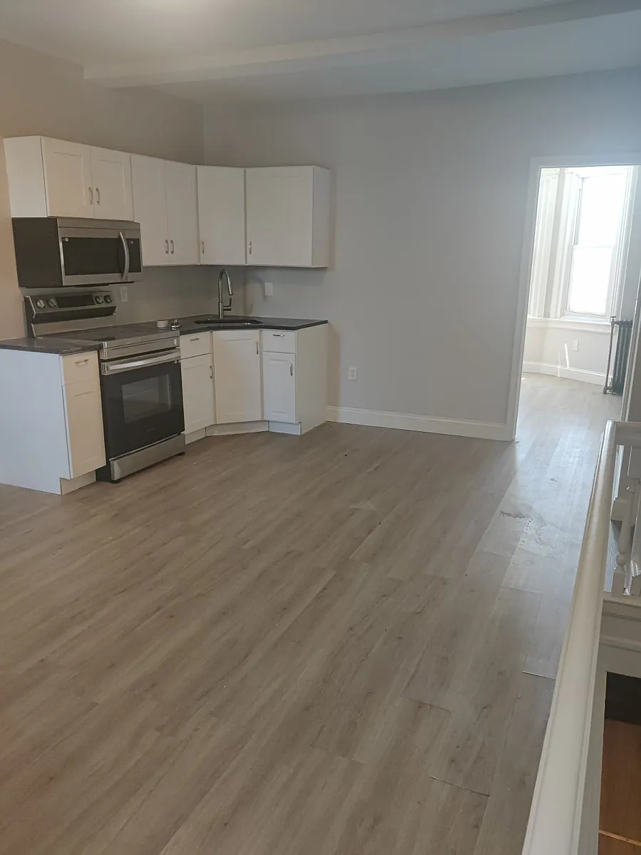 Building Photo - 207 E Westmoreland St #1