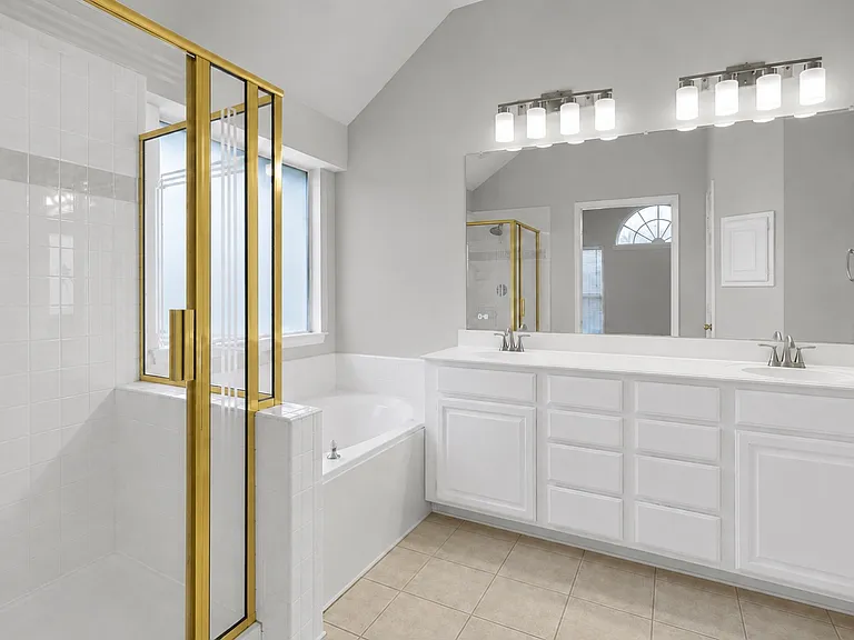 4500 Portrait Ln — Photo 16