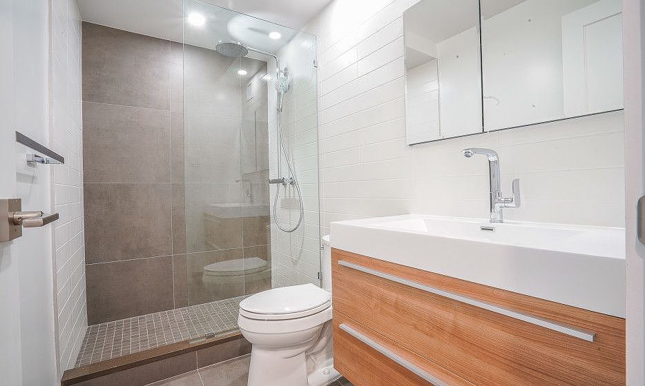 1st image of 315 W 57th St APT 15D