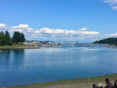 6070 NE Eagle Harbor Dr, Bainbridge Island, WA, 98110