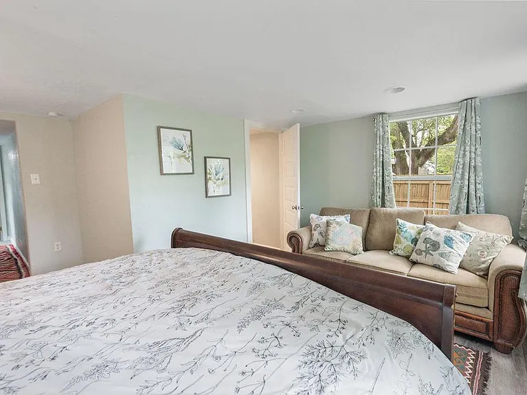317 Ballentine St — Photo 14