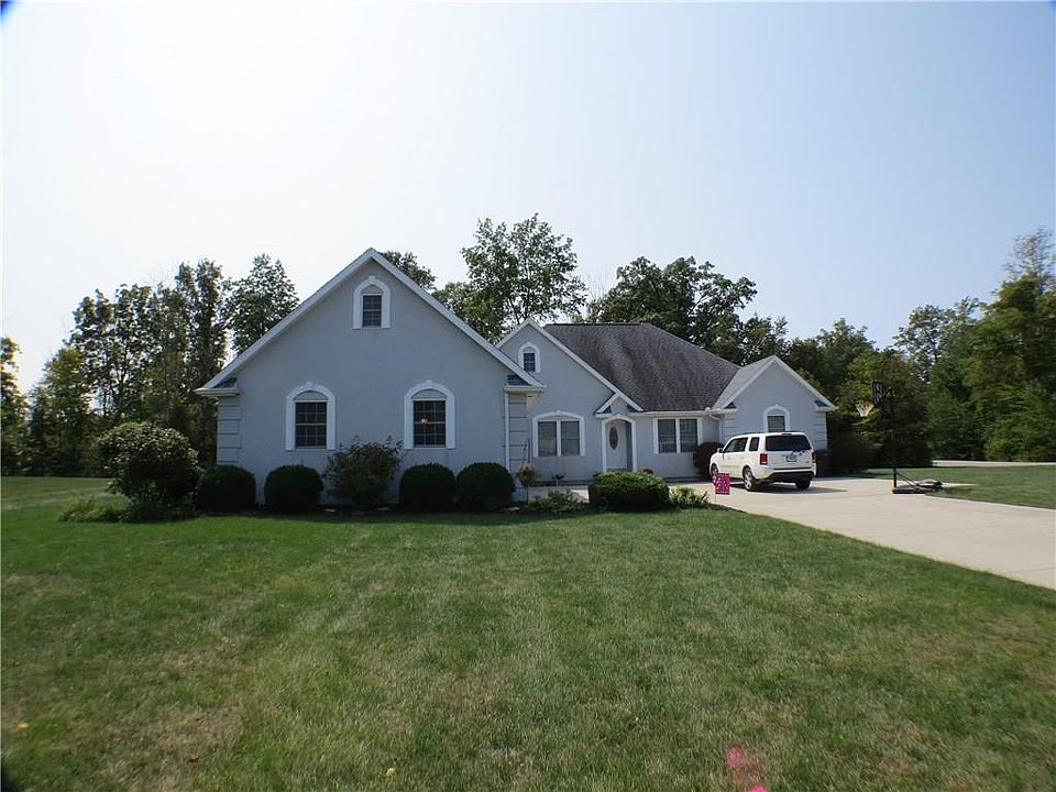 1st image of 711 Woodridge Dr