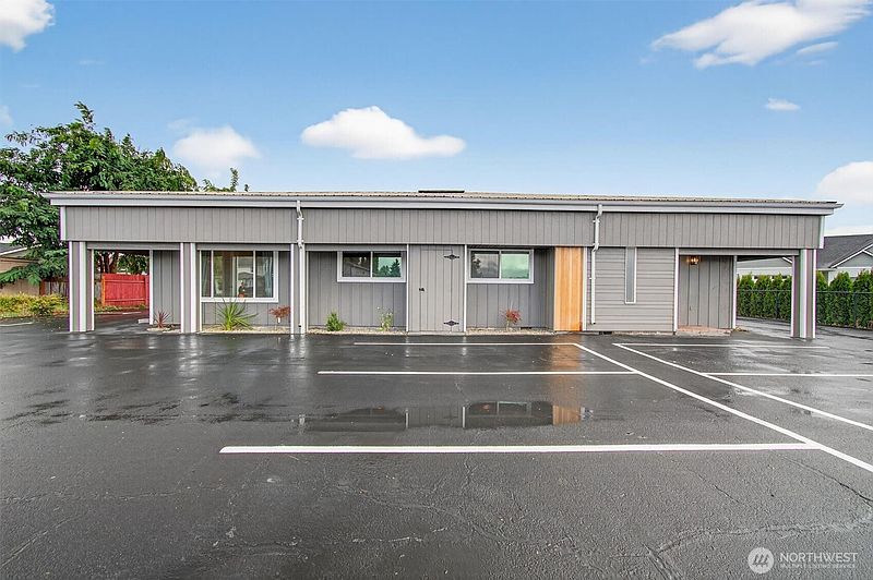 2nd image of 302 3rd Street
