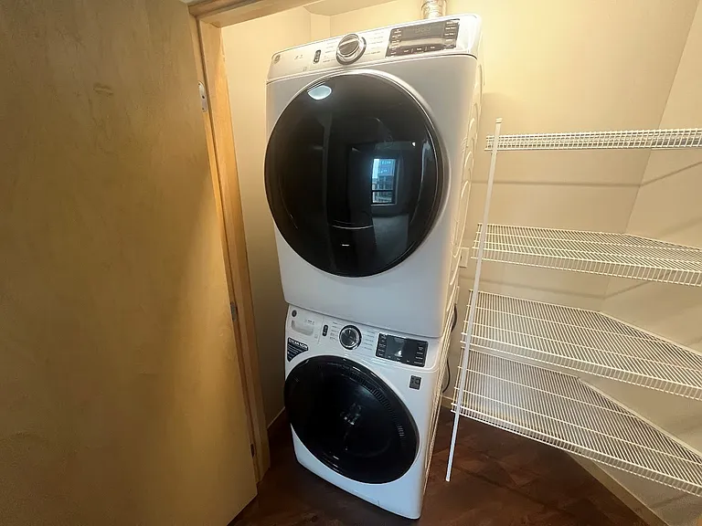 Venture Luxury High Rise — Photo 134