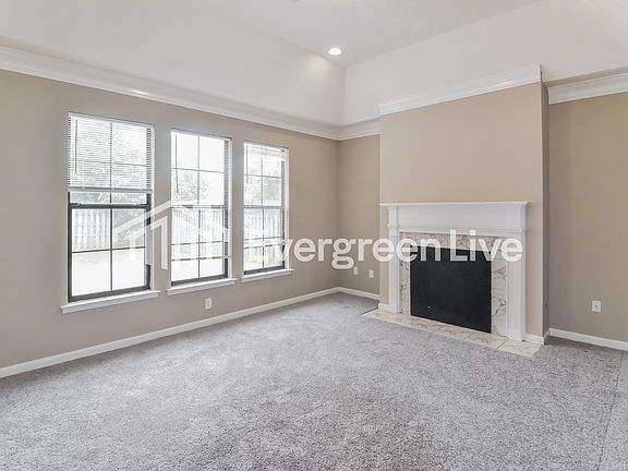 3rd image of 3809 Oak Ave