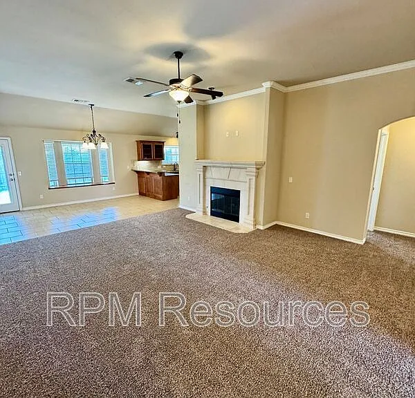 10800 SE 27th St — Photo 4