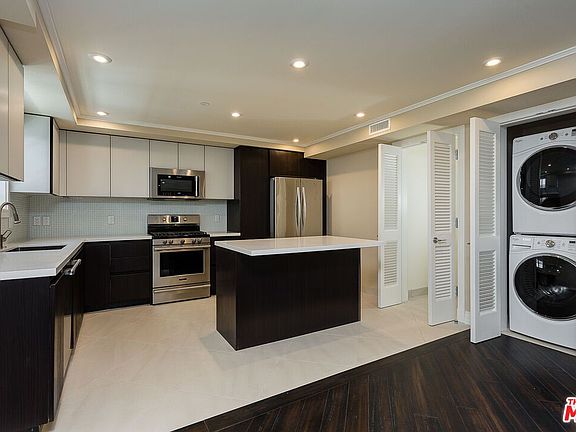 5th image of 1211 9th St Unit 200