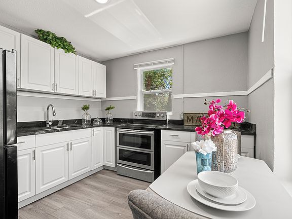 5th image of 511 16th St S #3