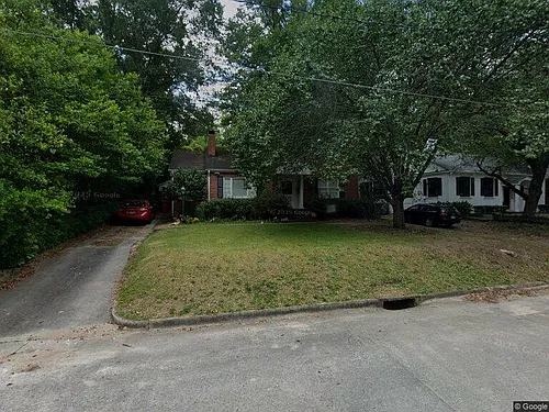 2470 McDonald Ave Photo 1