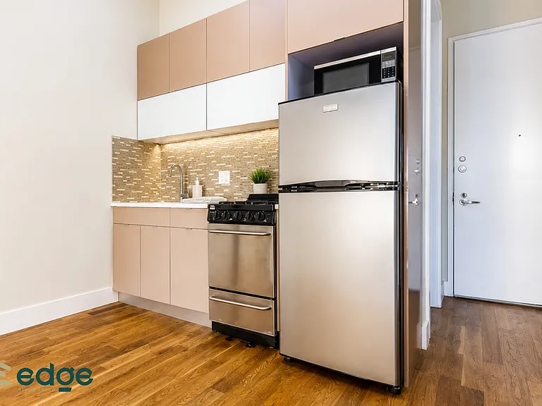 35 Rogers Ave #1F — Photo 2