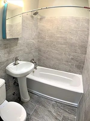 Rented by RealTegrity NY LLC | media 21