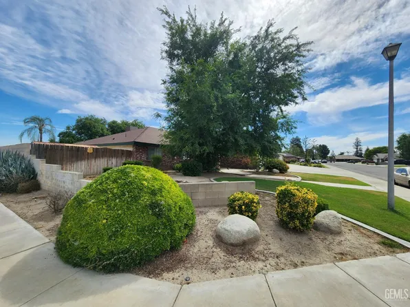 901 Helen Way, Bakersfield, CA 93307