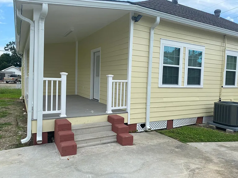 147 Williams Ave — Photo 5