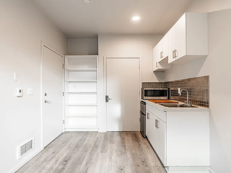 Welcome to 1806 23rd Ave Contemporary building — Photo 24