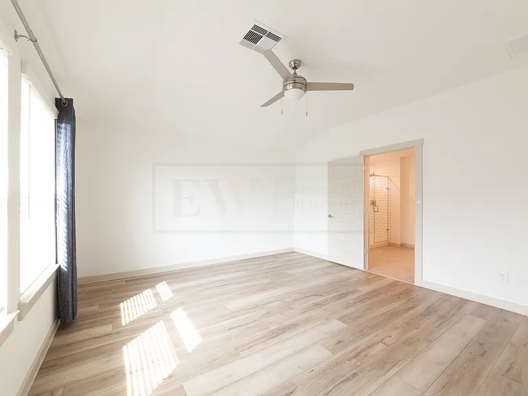 4010 Garver Grove Ln — Photo 11