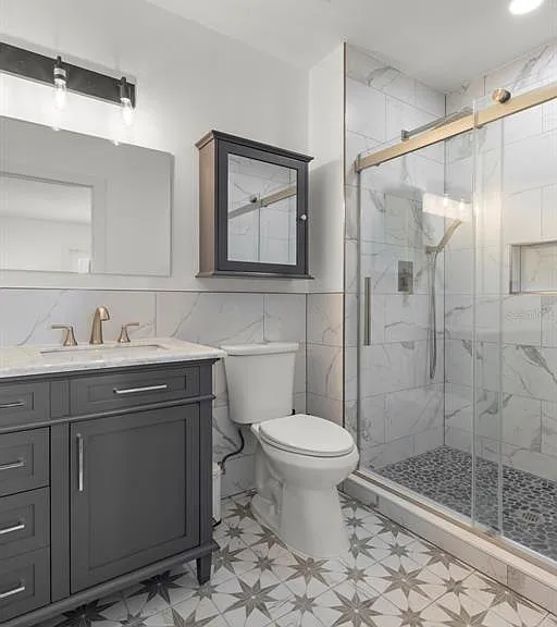 819 Bay Esplanade — Photo 44