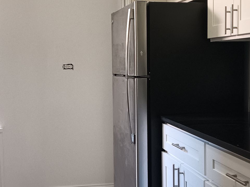 2nd image of 10920 71st Rd APT 1f