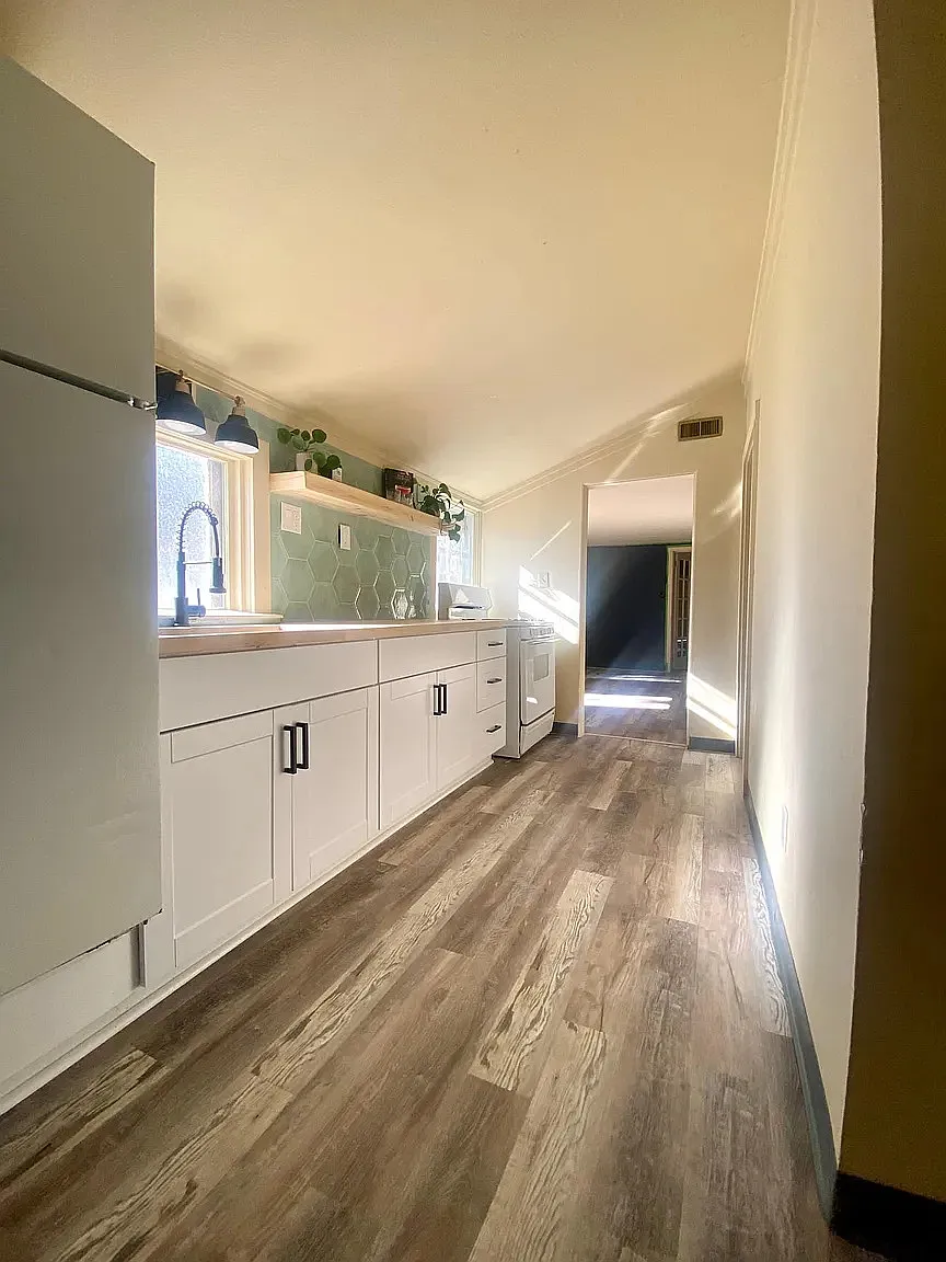 2 bed, 700 sqft, $1,700 — Photo 1