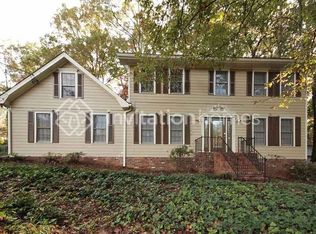 4640 Mountain Creek Dr NE, Roswell, GA 30075