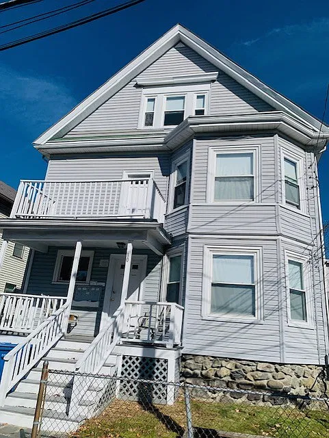 80 Robbins St