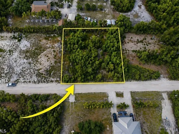 6430 Mannheim Rd, Bokeelia, FL 33922