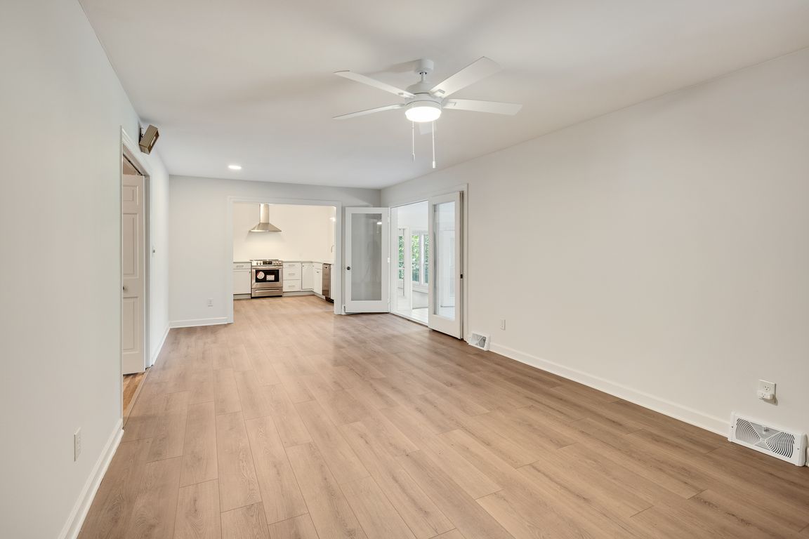 next background image