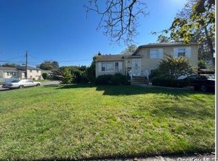 184 Grenada Ave, Roosevelt, NY 11575