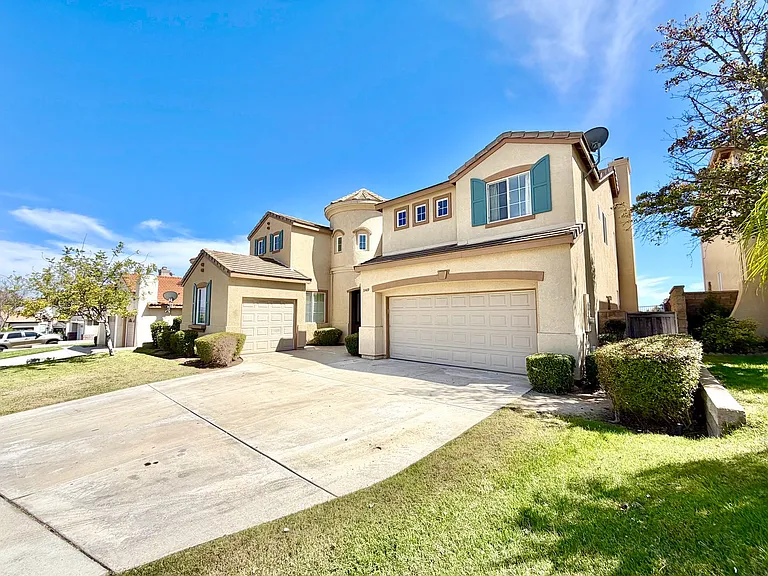 31409 Orchard Ln — Photo 2