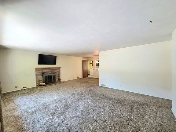 4th image of 1336 4th St