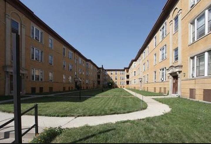 1st image of 4621 S Lake Park Ave