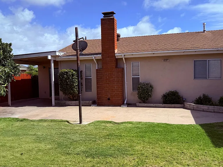 1764 Ionian St — Photo 21
