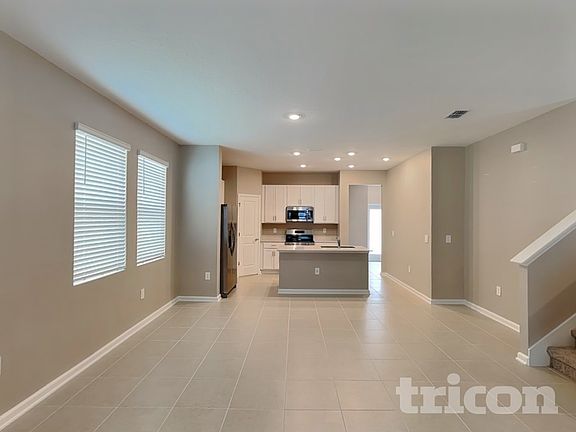 3rd image of 733 Honeyrock St