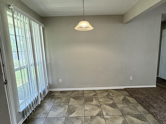 3rd image of 2602 Remington Dr
