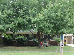 260 Dunroven Rd, Versailles, KY 40383