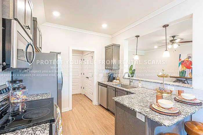 347 W Tyler Rd — Photo 6