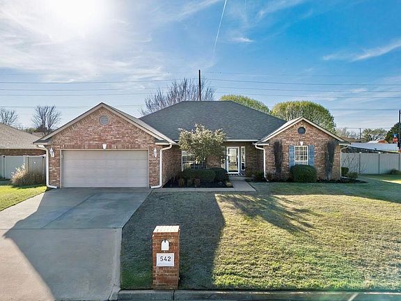 2nd image of 542 Lakeside Ct