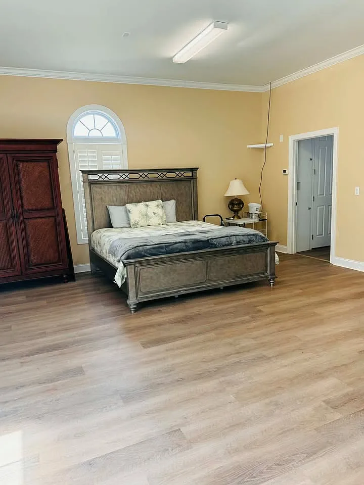 3 bed, 2500 sqft, $3,000 — Photo 4