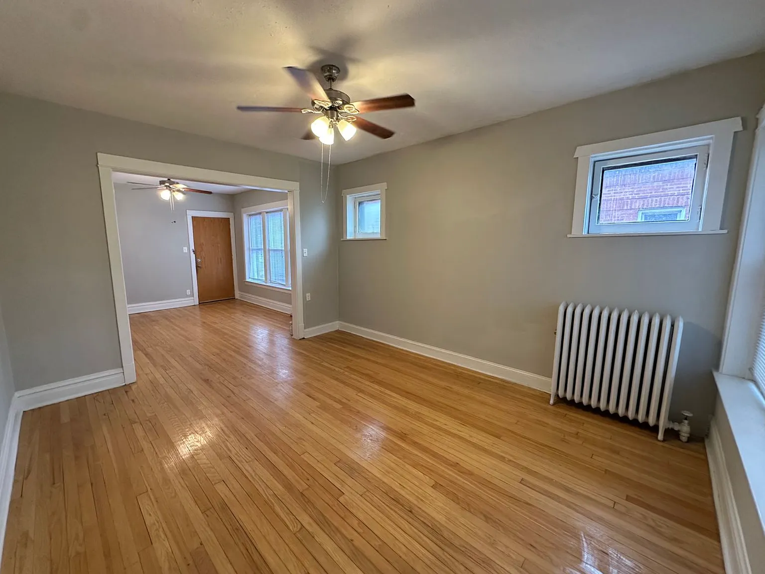 2 bed, 815 sqft, $1,975 — Photo 2