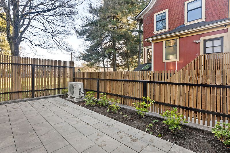 Vancouver House for rent - 3 Bedrooms — photo 2