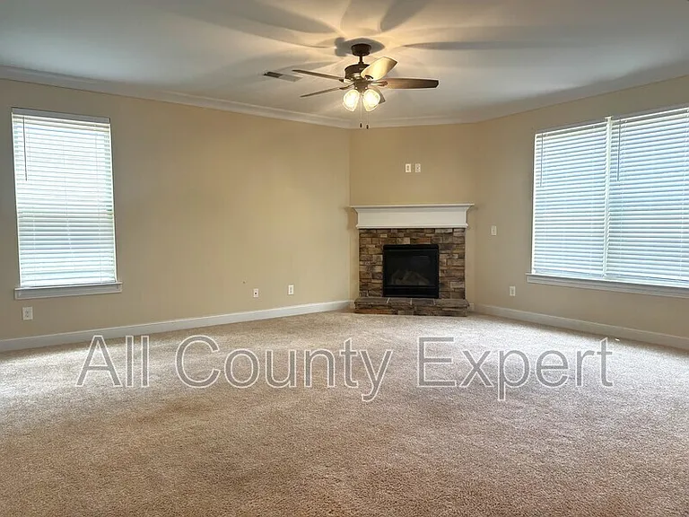 5065 Rialto Way — Photo 8