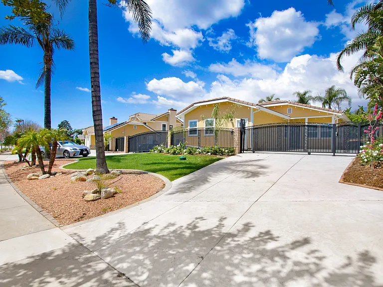 13046 Arapaho Rd — Photo 1