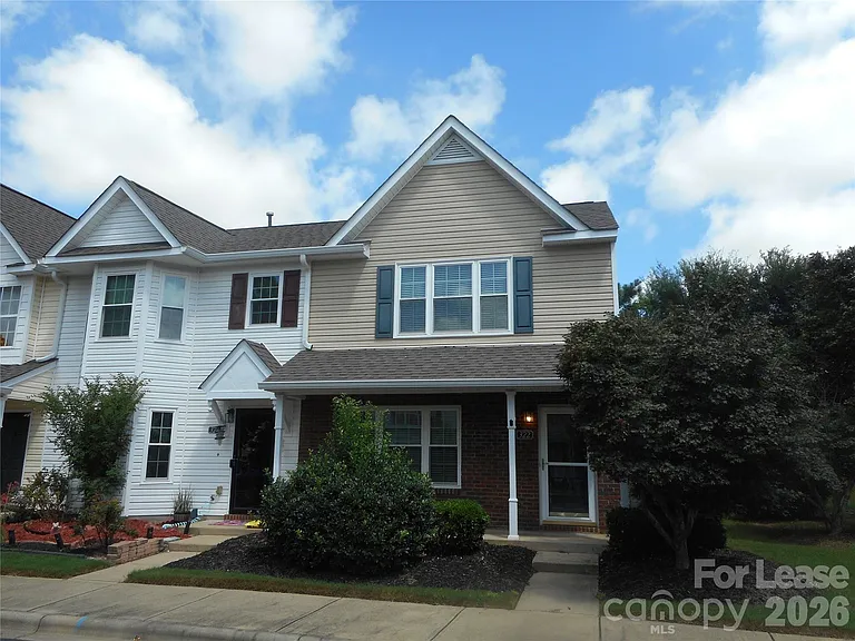 322 Deep Water Ln — Photo 1